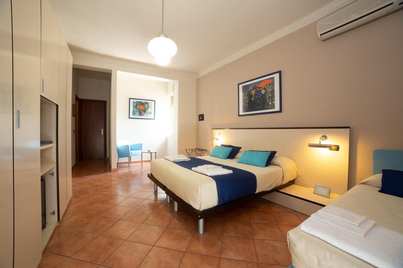 Hotel Mediterraneo photo