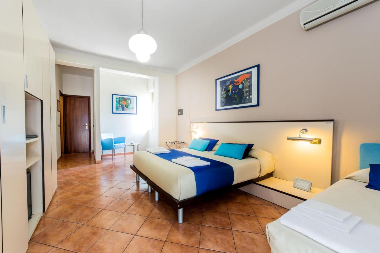 Hotel Mediterraneo photo