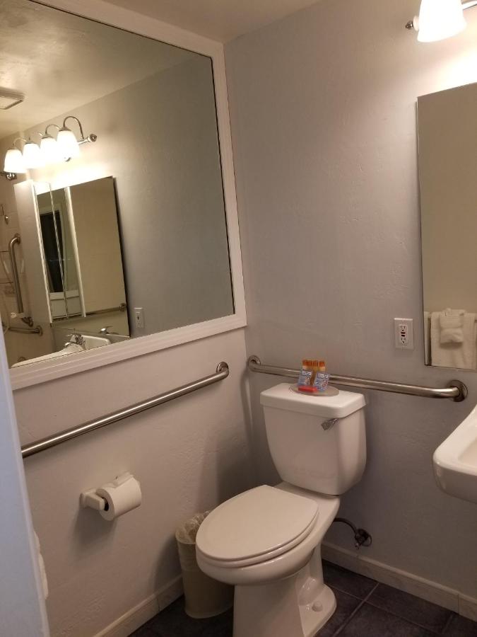 Tamarack Beach Hotel — photo 8