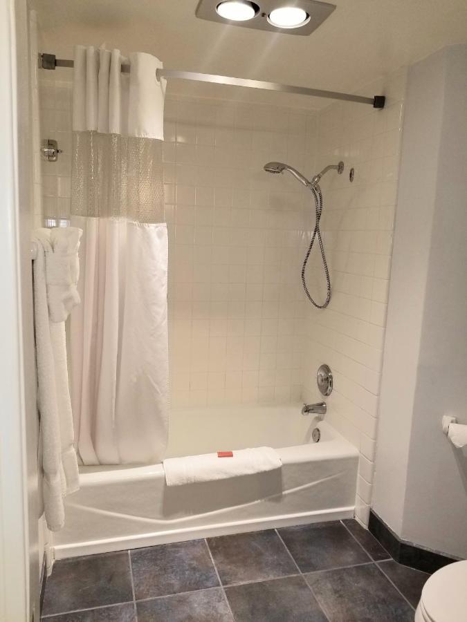 Tamarack Beach Hotel — photo 7