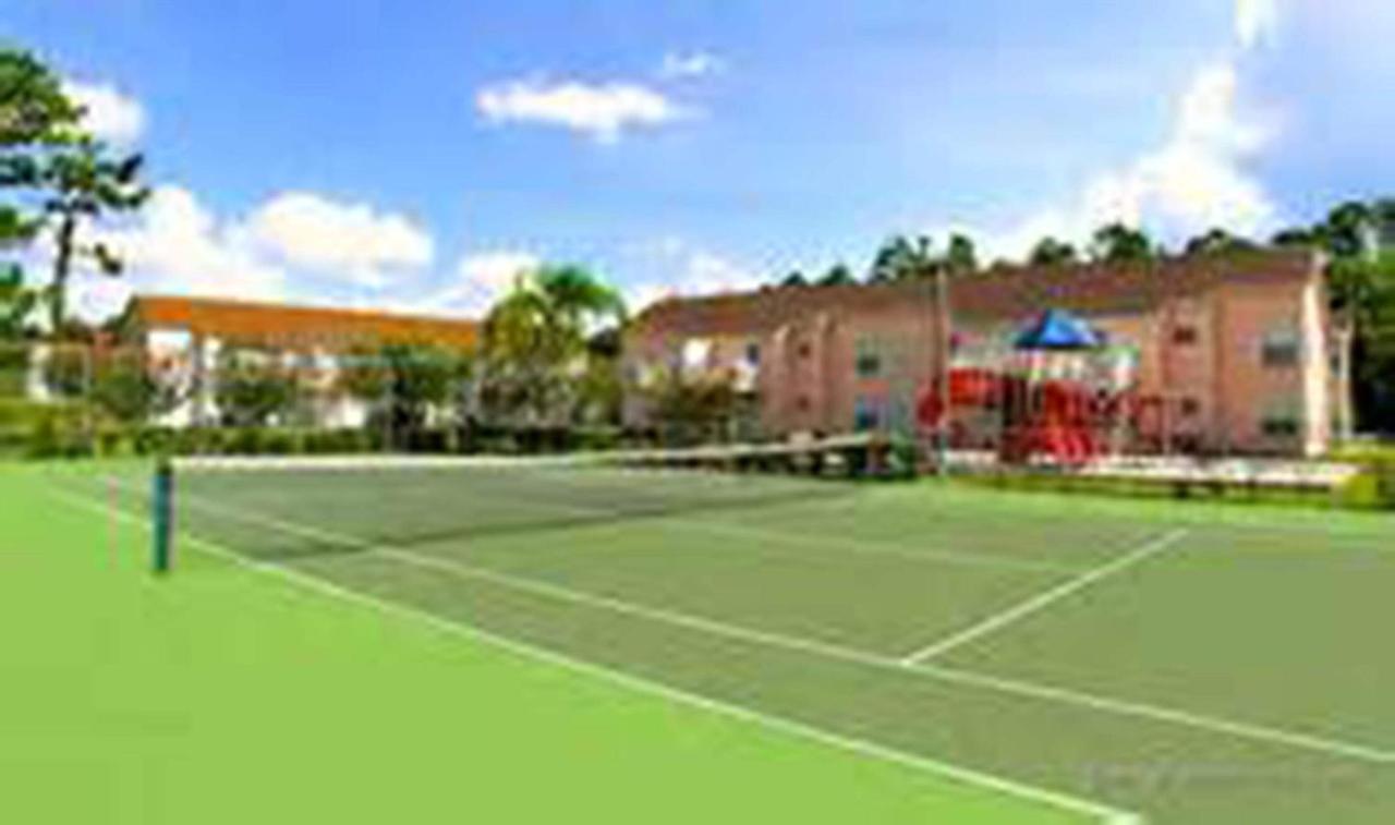 Tennis court: Royal Palm Villa