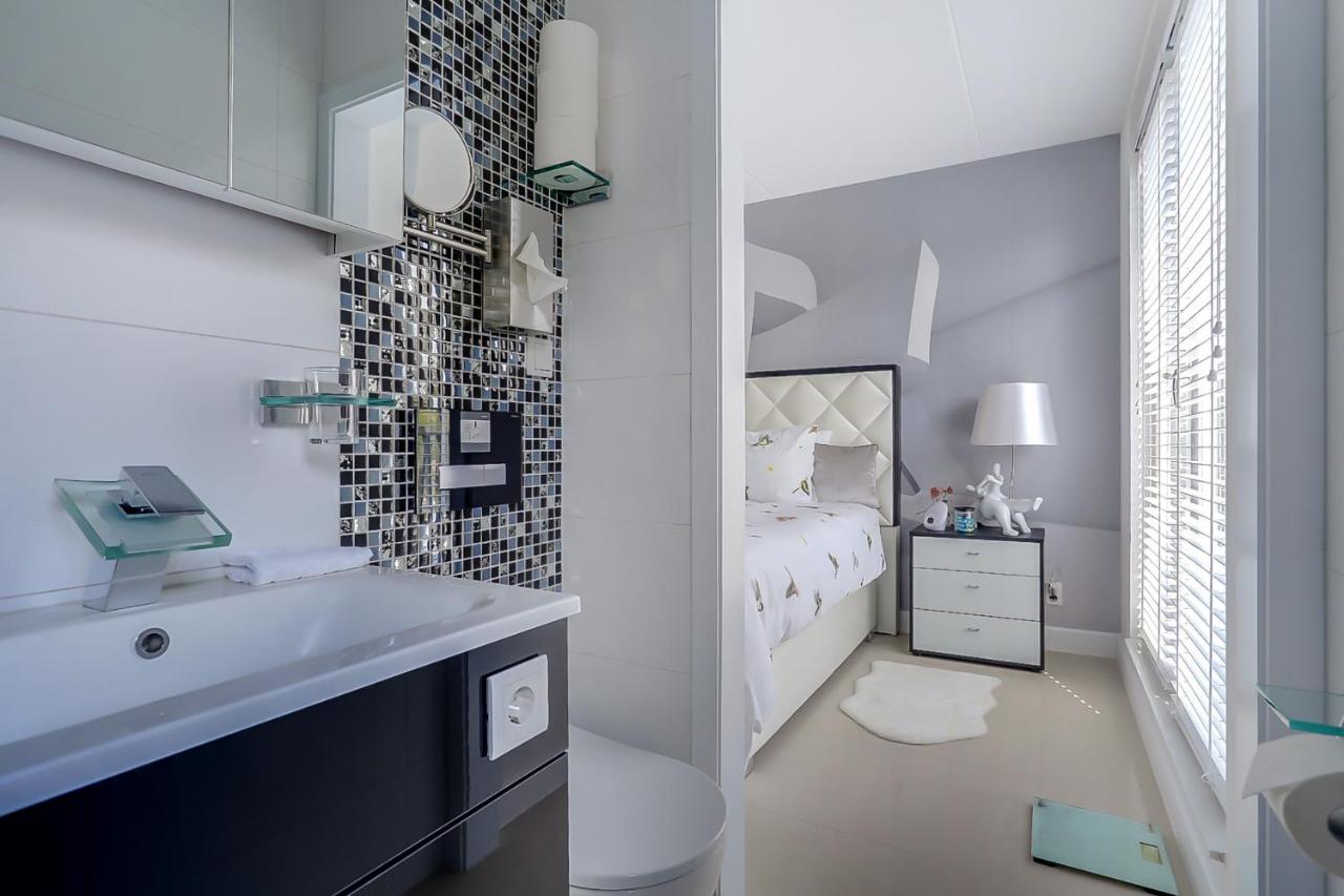 B&B Modern Times - 3