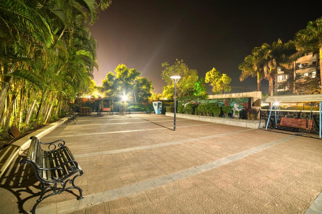 Tennis court: Hotel Ashwin Igatpuri