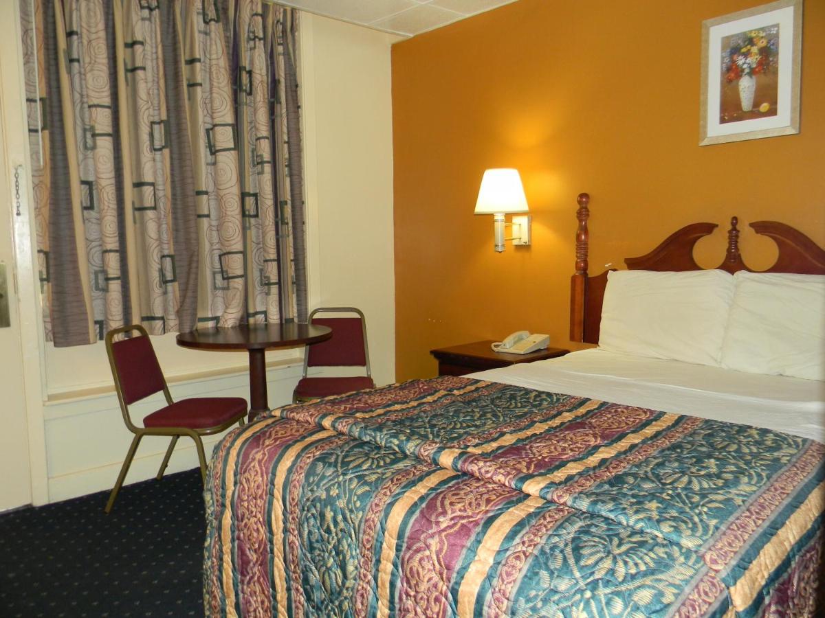 Fairfax Motel — photo 13