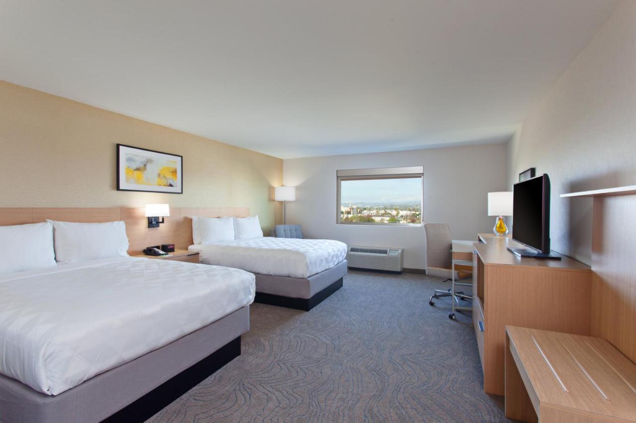Holiday Inn Los Angeles - LAX Airport by IHG - 2
