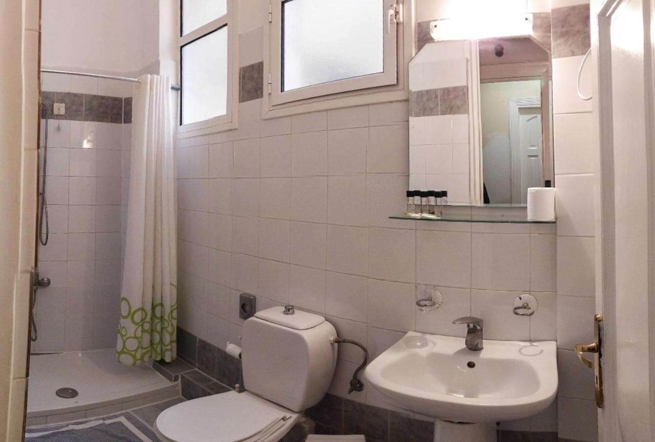 Cecil Hotel - 3
