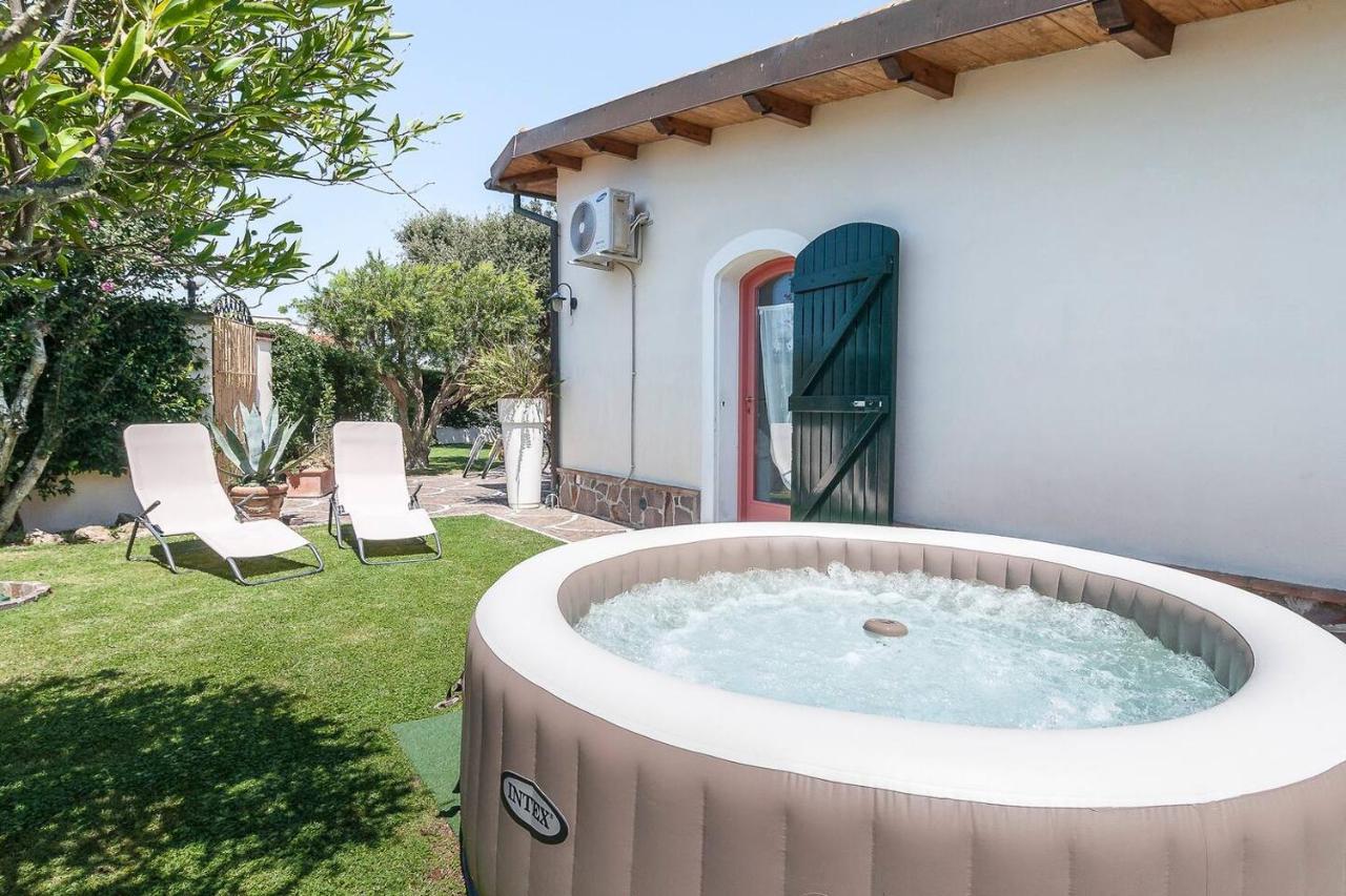 Heated swimming pool: La Cesa Case Vacanza