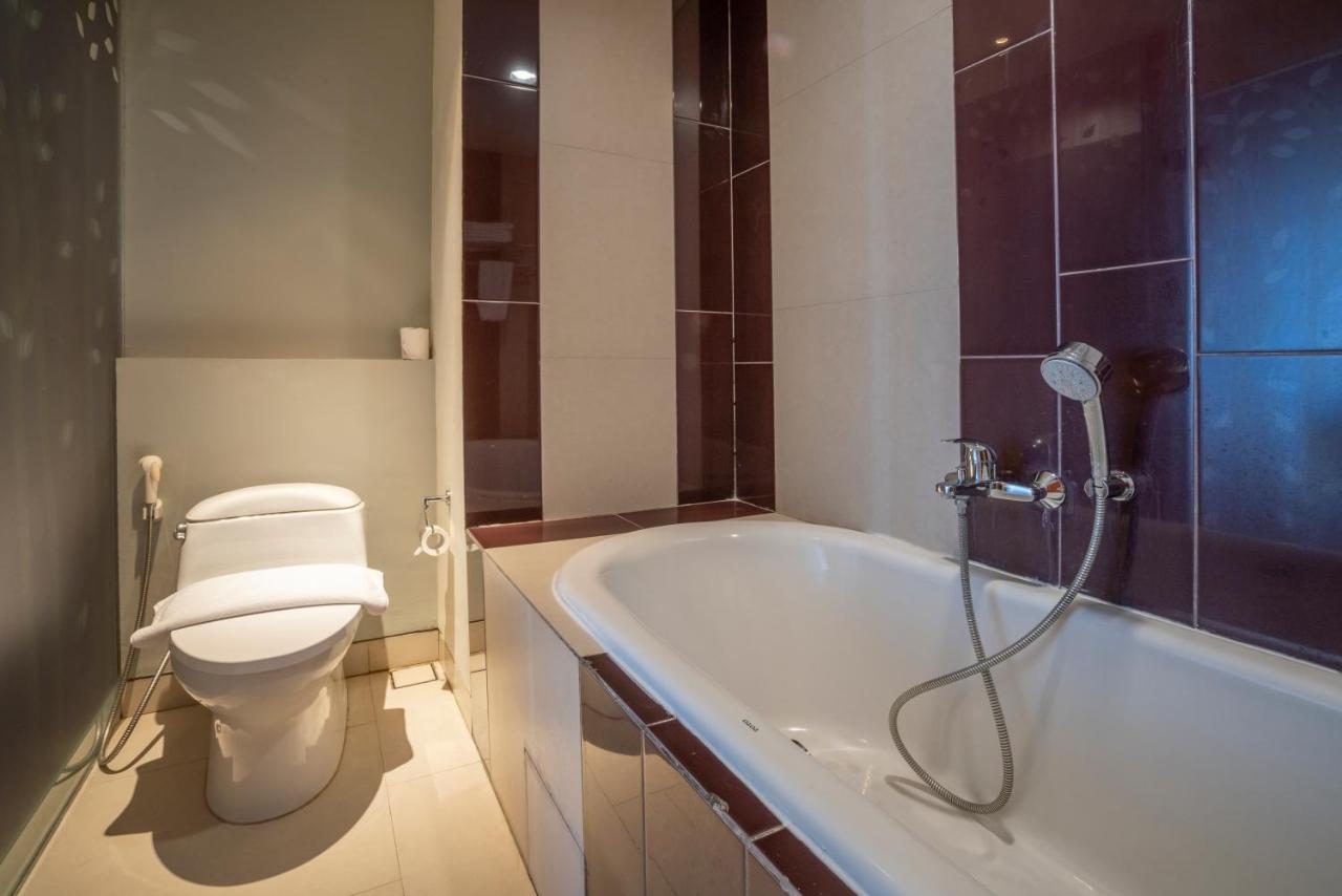 Grand Livio Kuta Hotel - 2