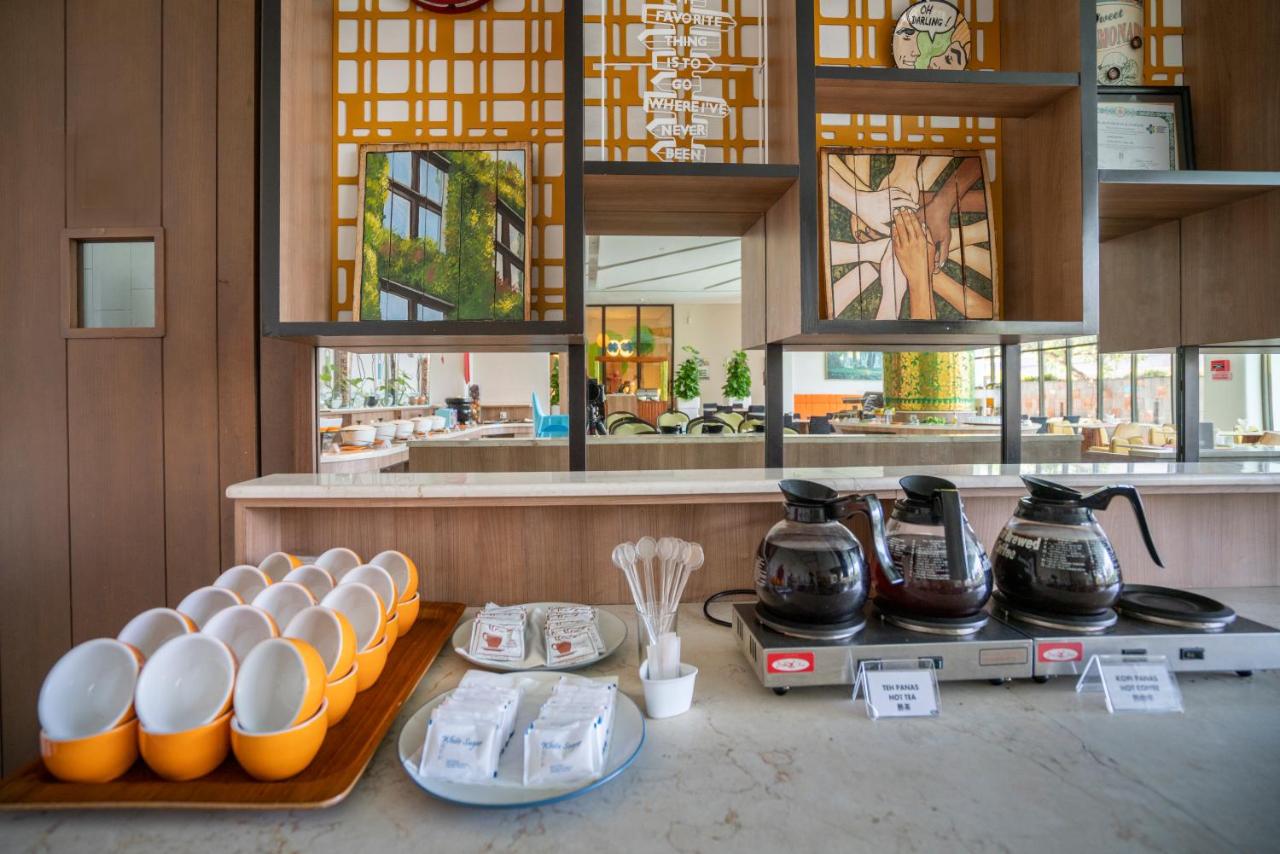 Grand Livio Kuta Hotel - 4