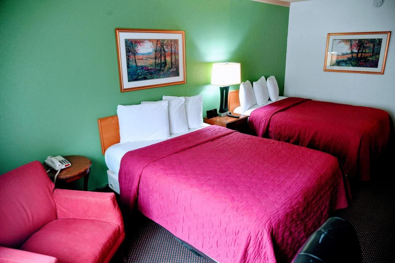 Douglas Inn & Conference Center — photo 10