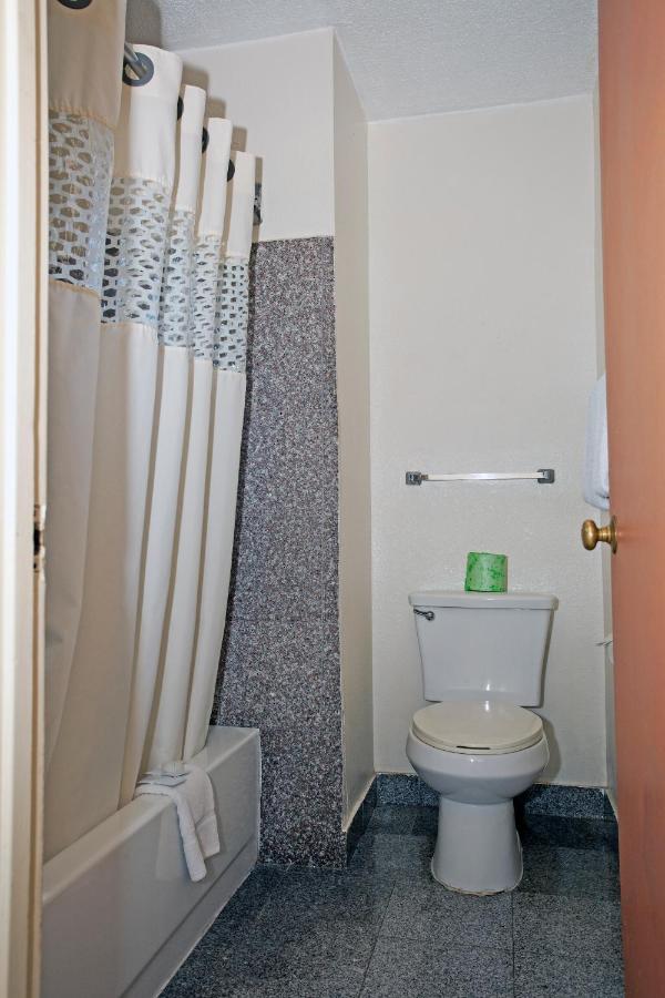 National 9 Motel — photo 14