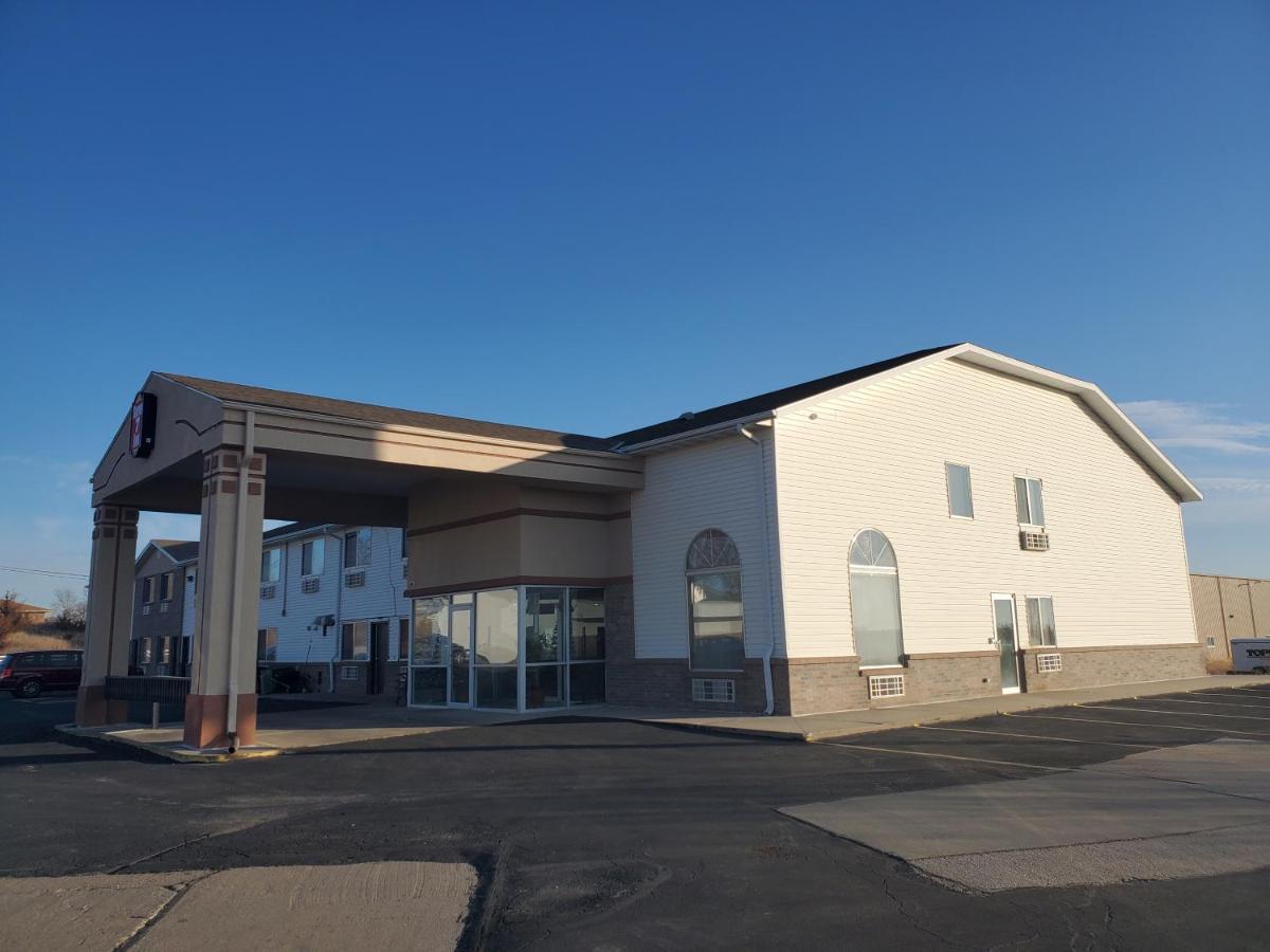 Super 7 Inn — photo 21