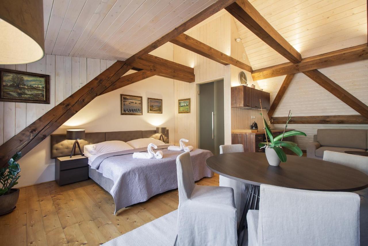 Apartmány Šupina, restaurace Šupina a Šupinka v Třeboni