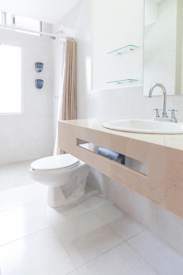 Hotel y Suites Nader - 3