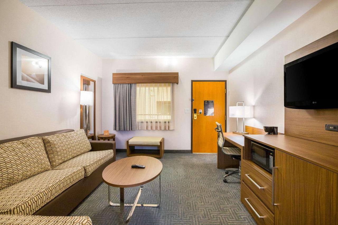 Quality Suites Lansing West — photo 5