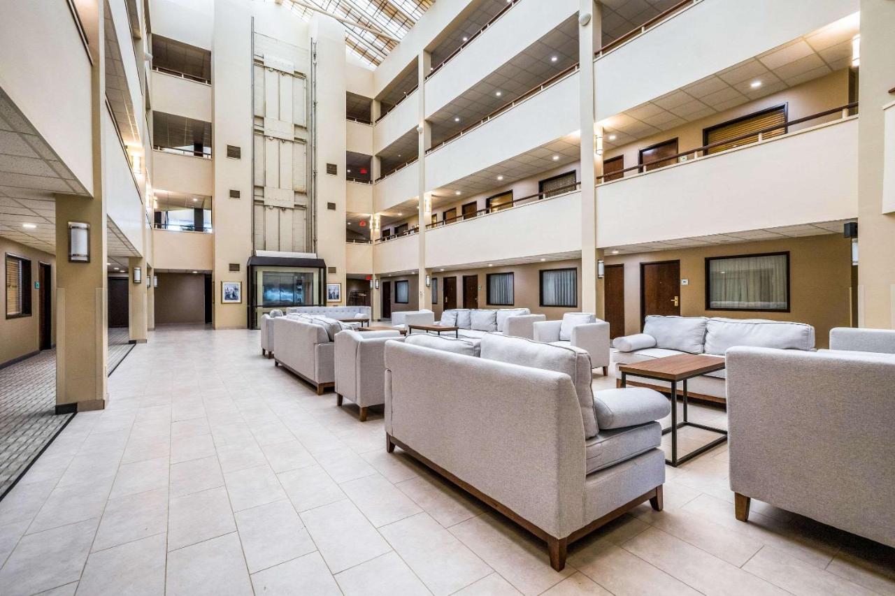 Quality Suites Lansing West — photo 15