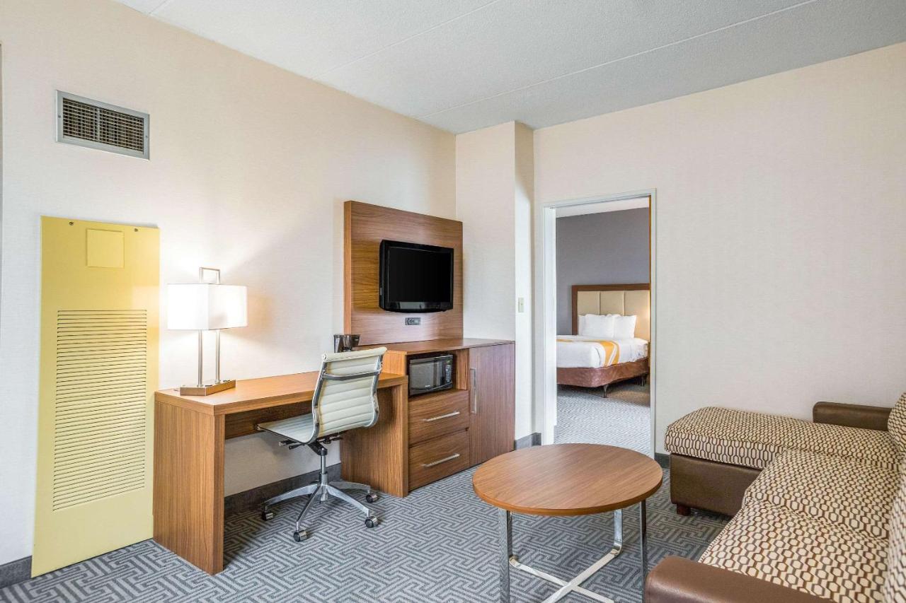 Quality Suites Lansing West — photo 17