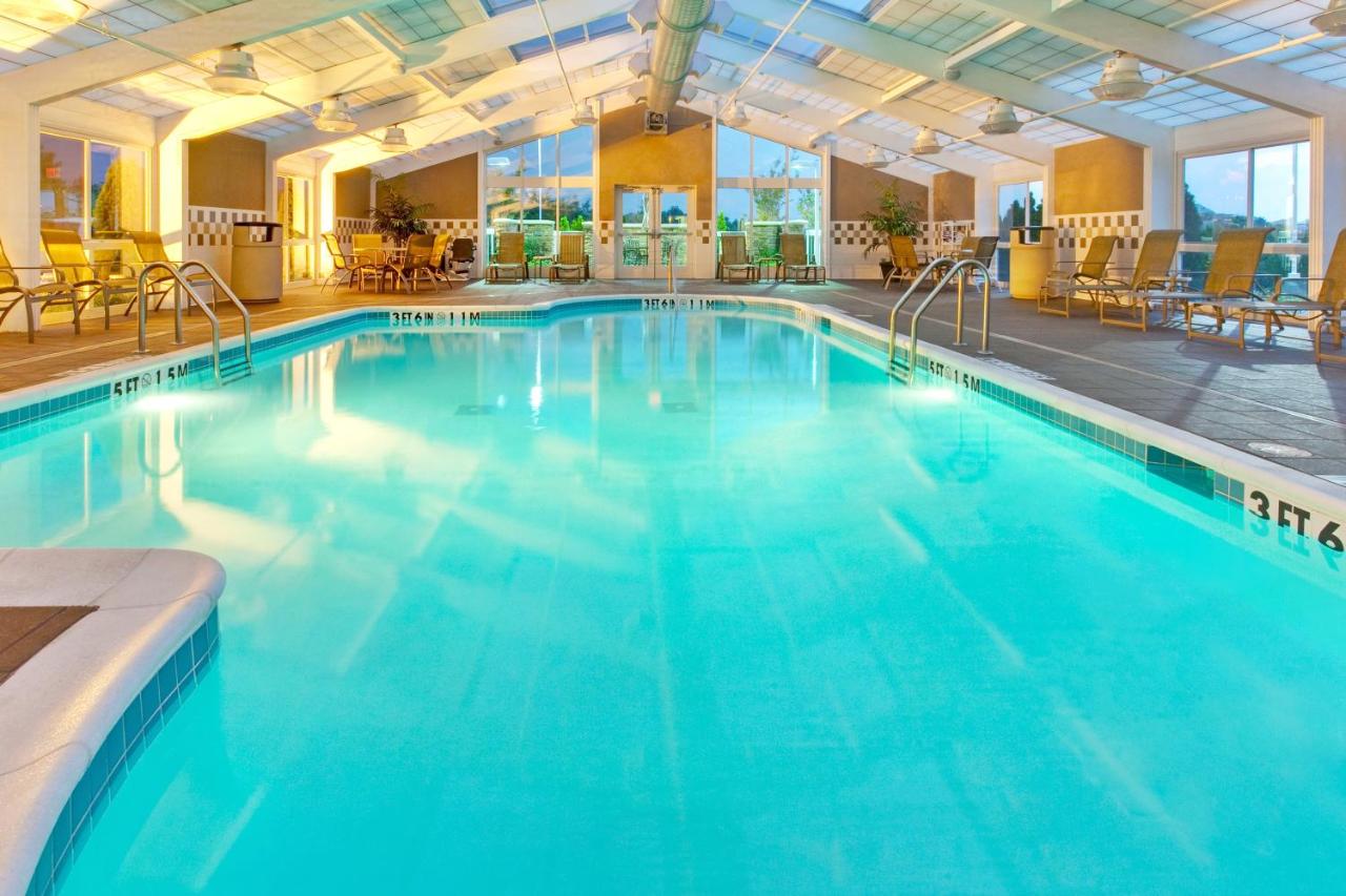 Heated swimming pool: Holiday Inn Hotel & Suites Memphis-Wolfchase Galleria, an IHG Hotel