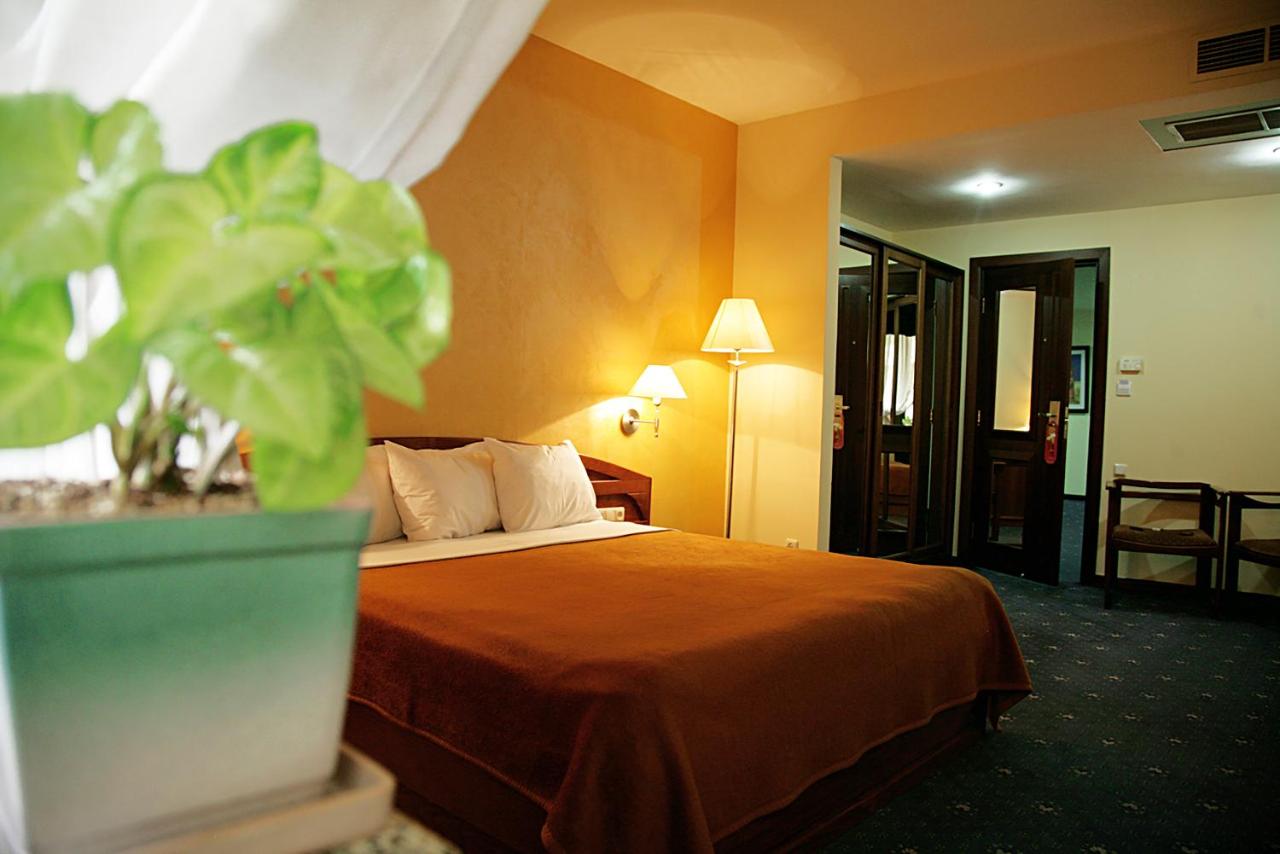 Ararat Hotel photo