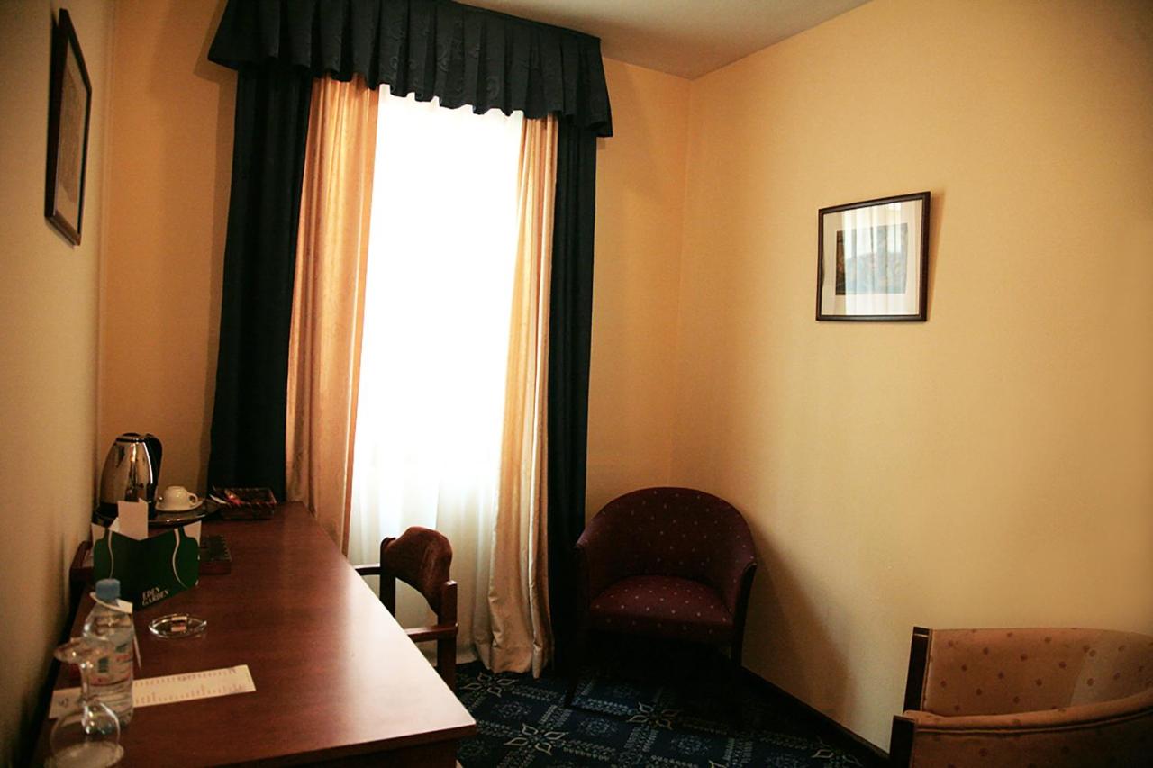 Ararat Hotel photo