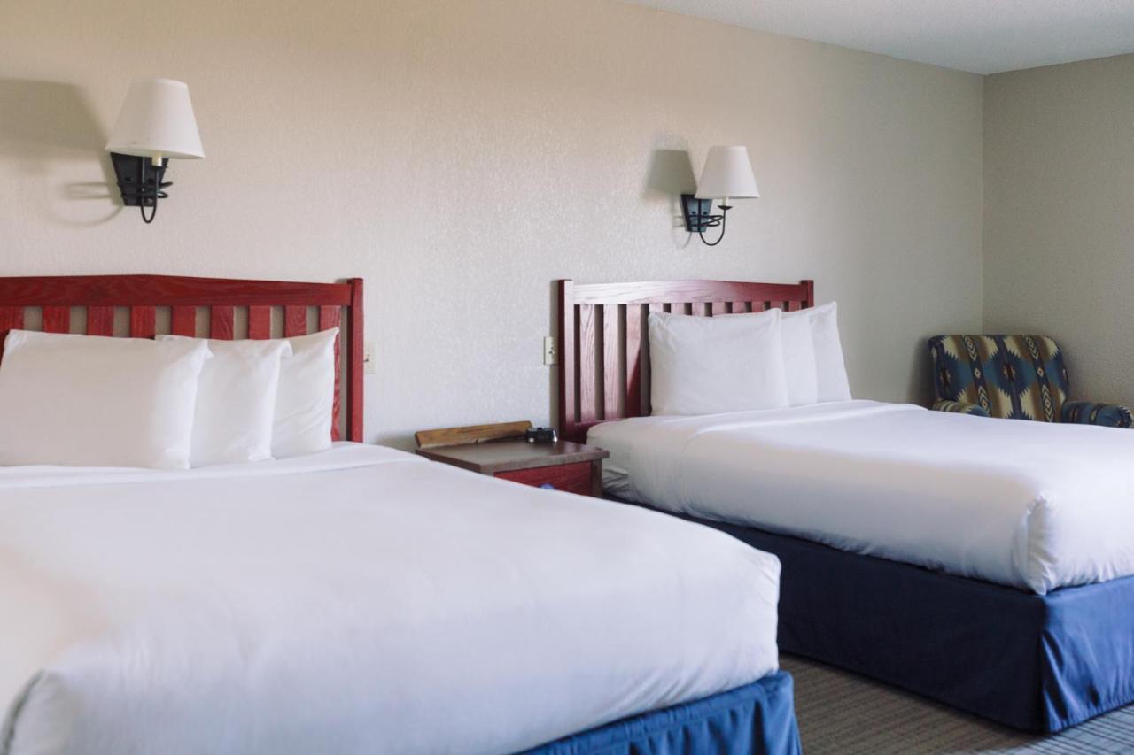 Wildwood Lodge & Suites — photo 8
