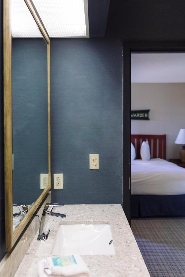 Wildwood Lodge & Suites — photo 22