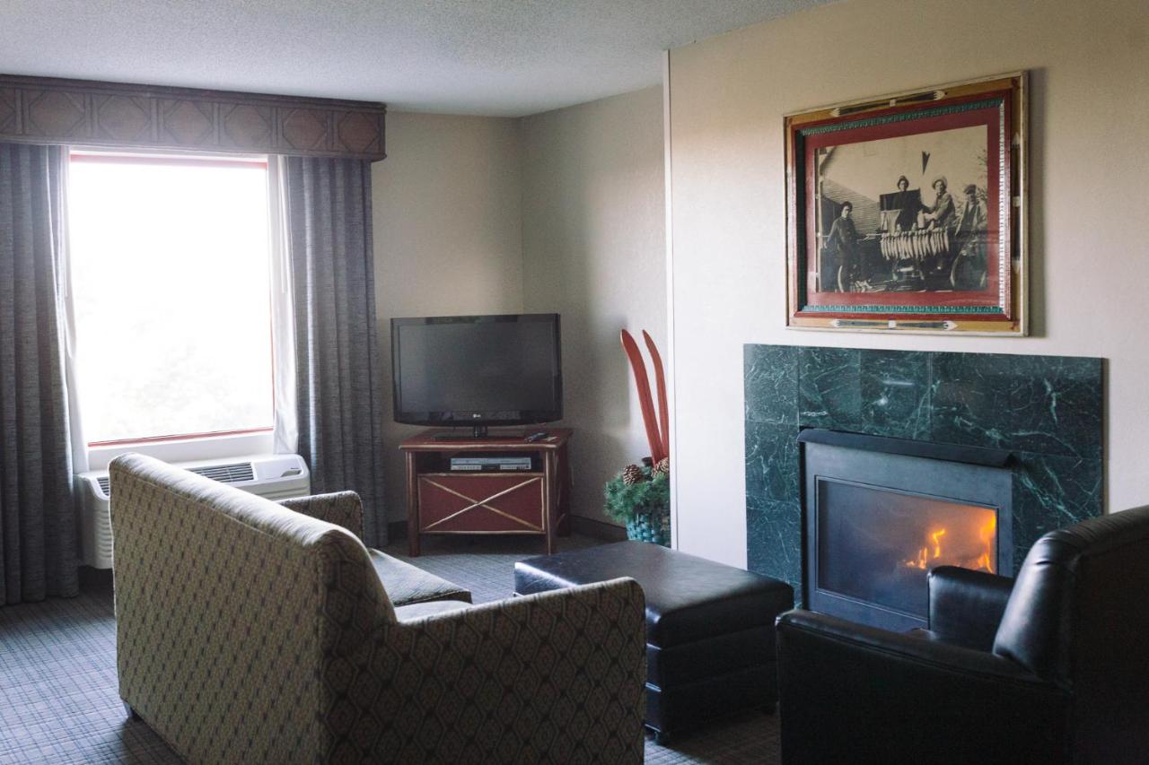 Wildwood Lodge & Suites — photo 17