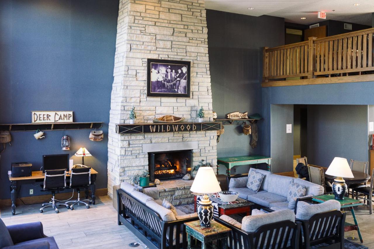 Wildwood Lodge & Suites — photo 1