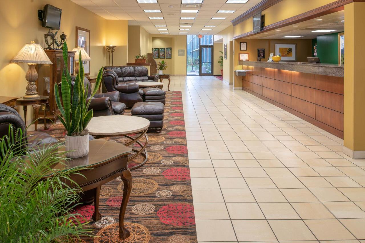 MCM Elegante Hotel & Suites Lubbock — photo 11