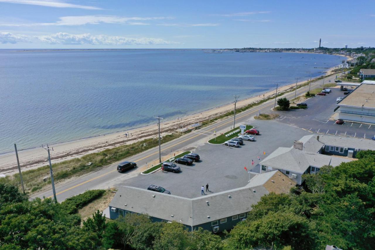 Breakwater Hotel — photo 9