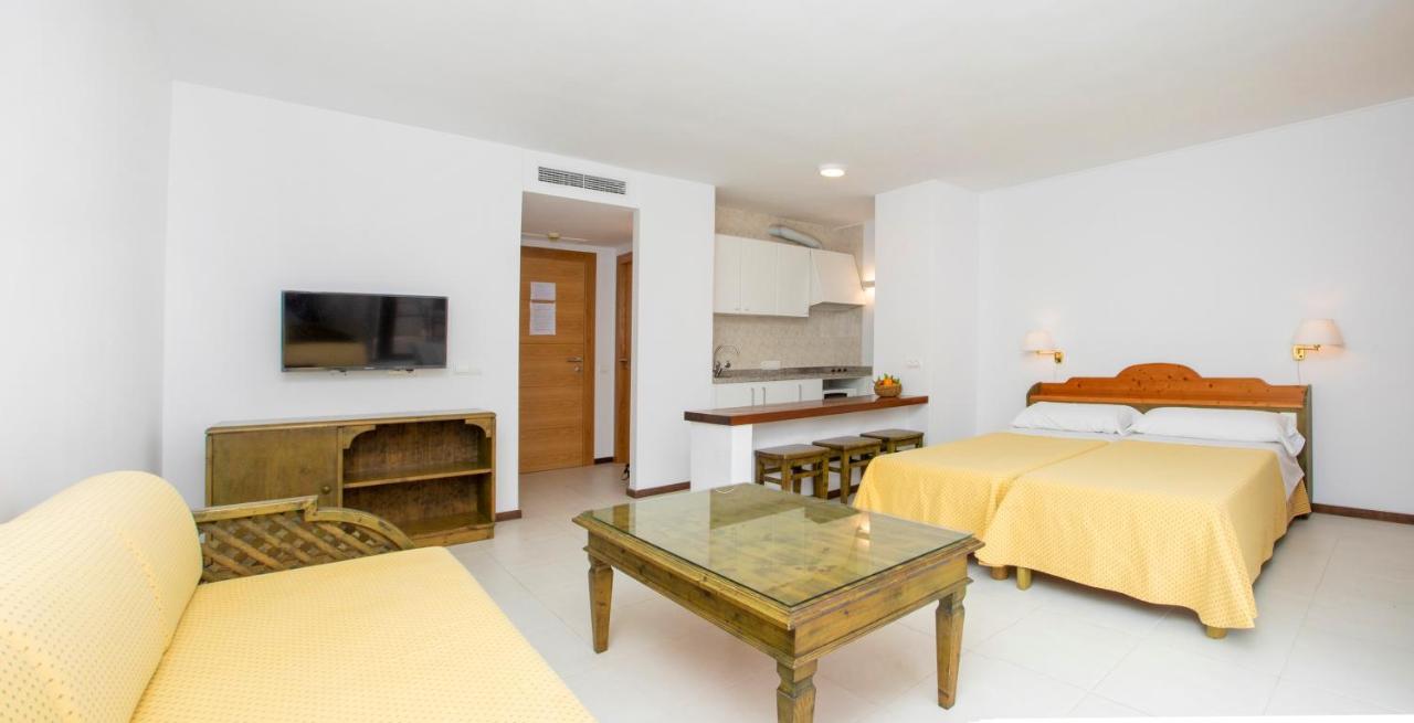 Apartamentos Bon Lloc, Santa Eulària des Riu – Precios ...