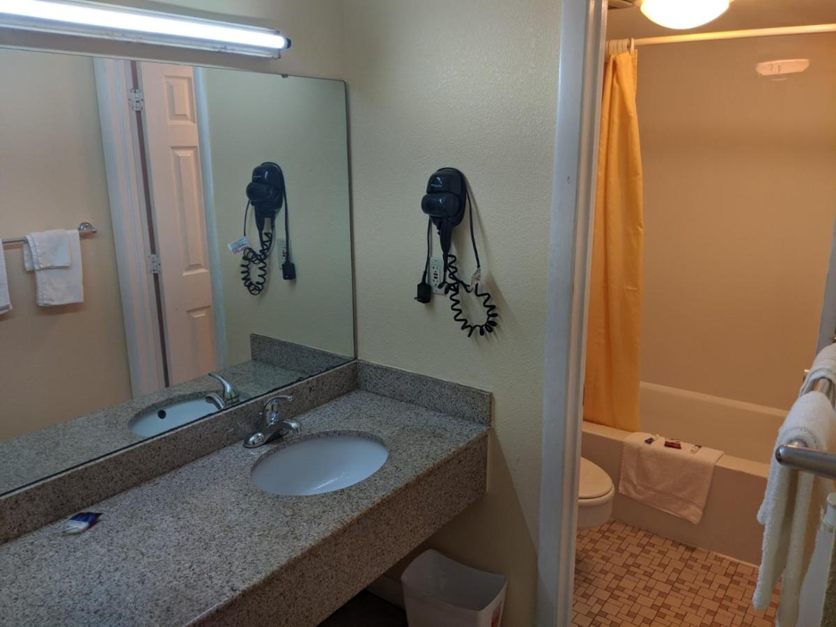 Executive Inn — photo 3