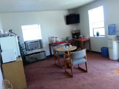 Budget Inn — photo 12