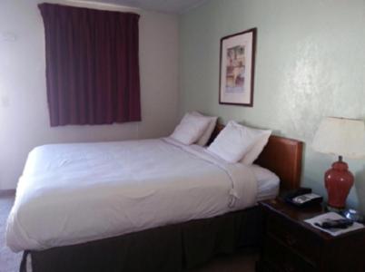Budget Inn — photo 18