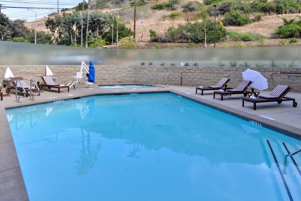 Heated swimming pool: Holiday Inn Express & Suites San Diego - Mission Valley, an IHG Hotel