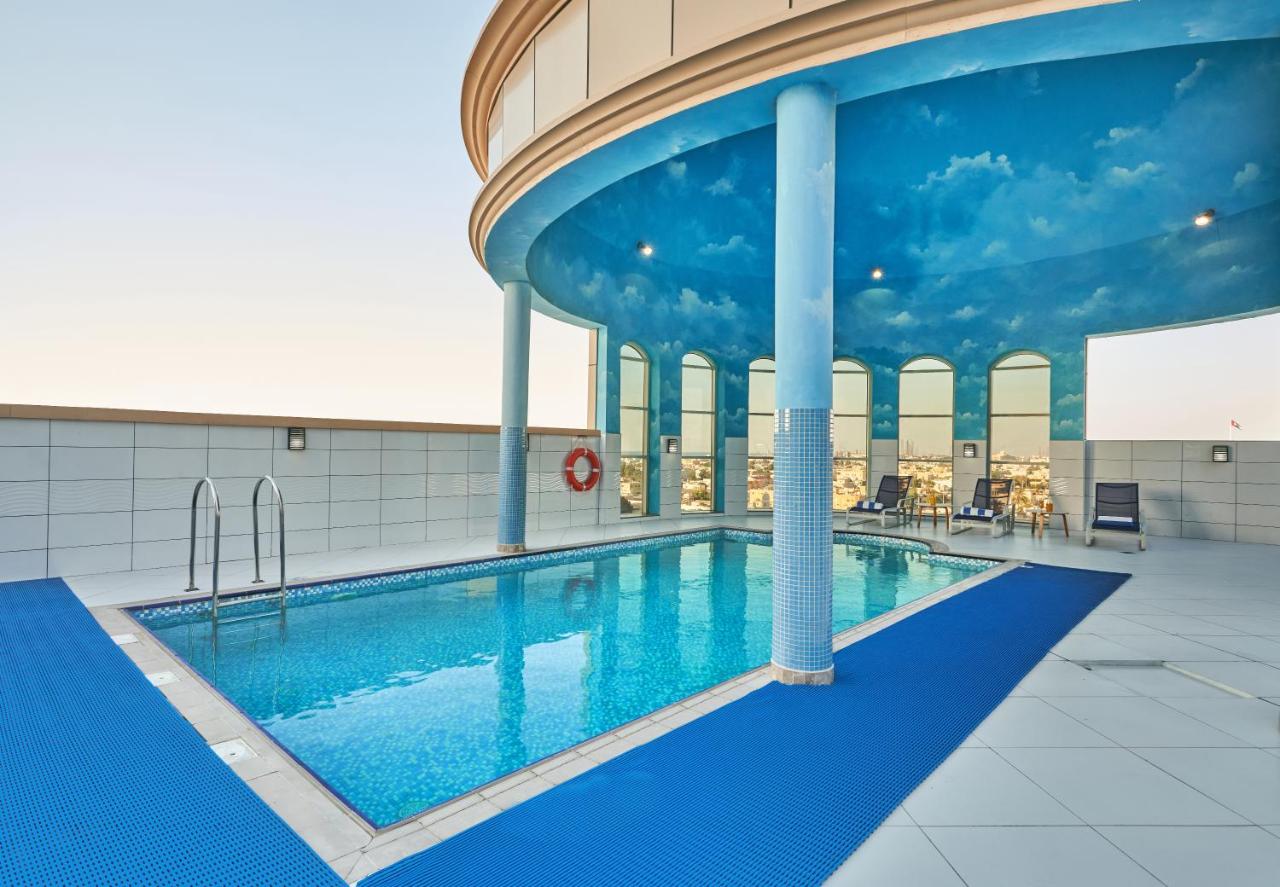 Rooftop swimming pool: TIME Express Hotel Al Khan