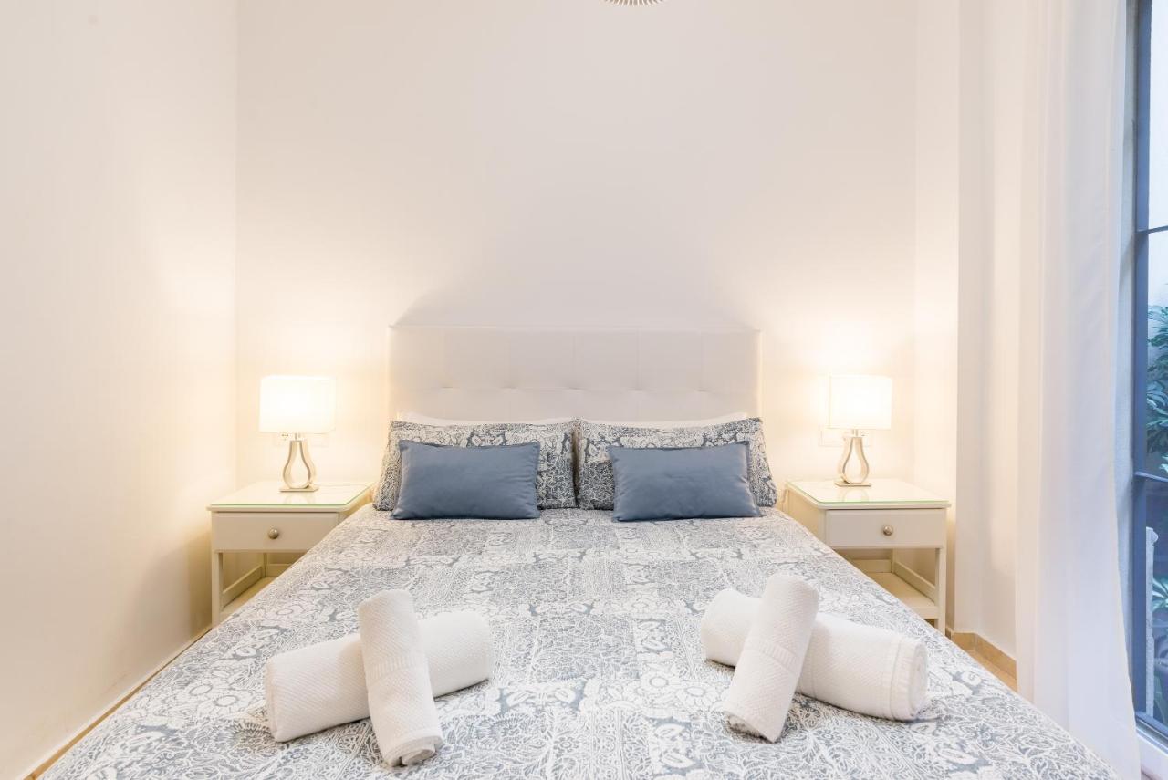 Amazing apartment in the old town with pool, Málaga ...