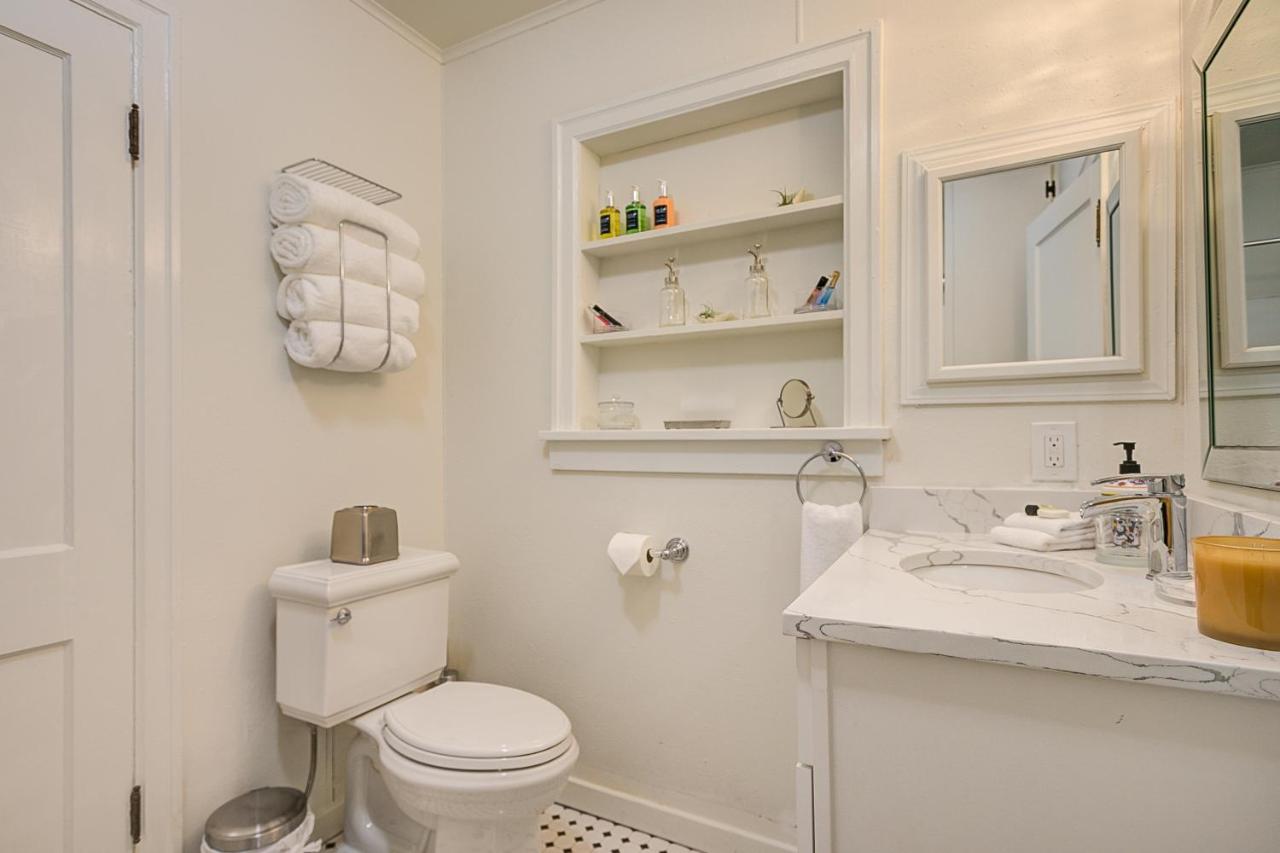 Basecamp Guesthouse — photo 14