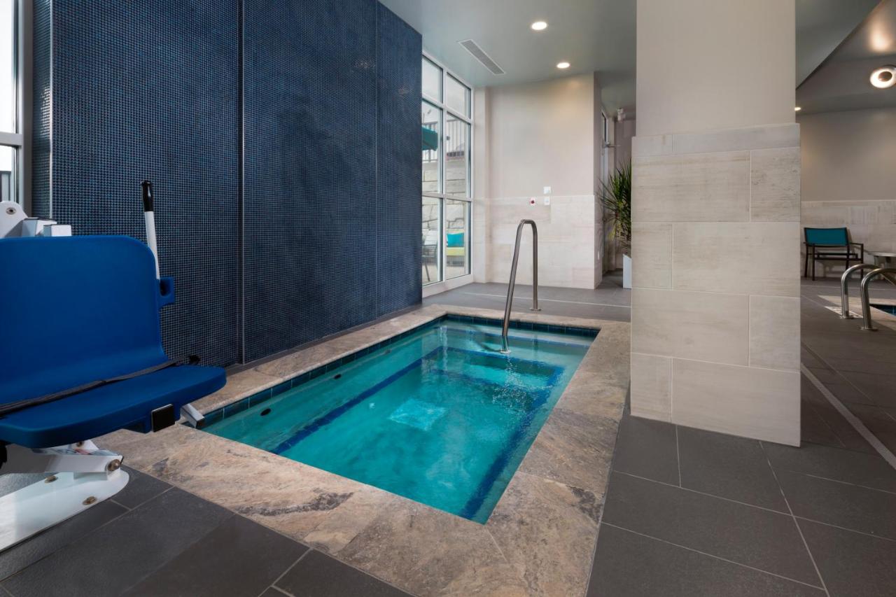 Heated swimming pool: Holiday Inn Hotel & Suites Arden - Asheville Airport, an IHG Hotel