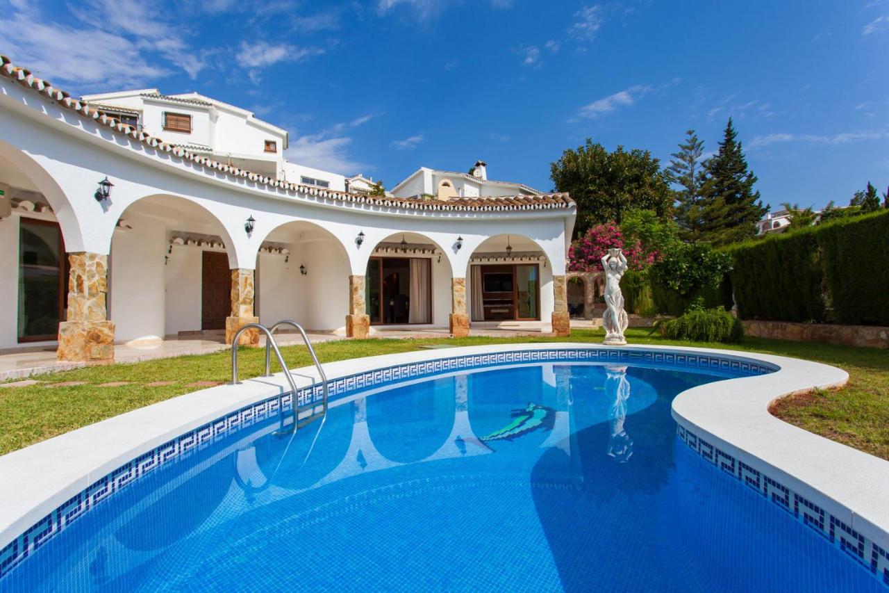 WINTER OFFERS! Fabulous Luxury Villa near the Beach Sleeps 8 ...