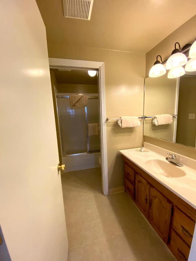 Tahoe Lakeshore Lodge & Spa — photo 12