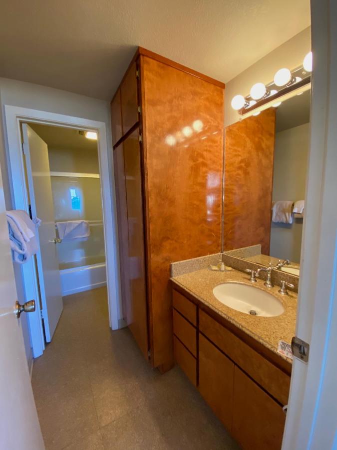Tahoe Lakeshore Lodge & Spa — photo 11