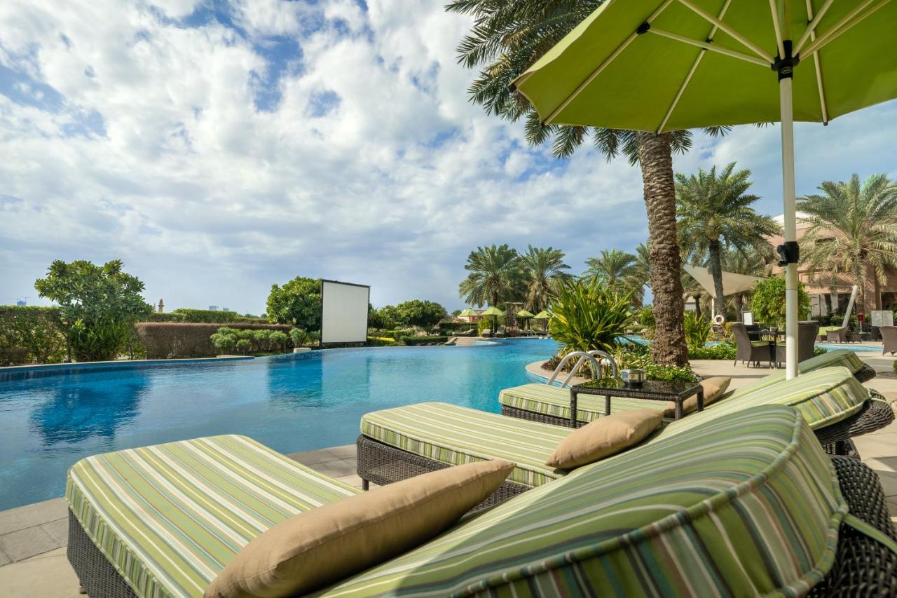 Mövenpick Hotel Bahrain photo
