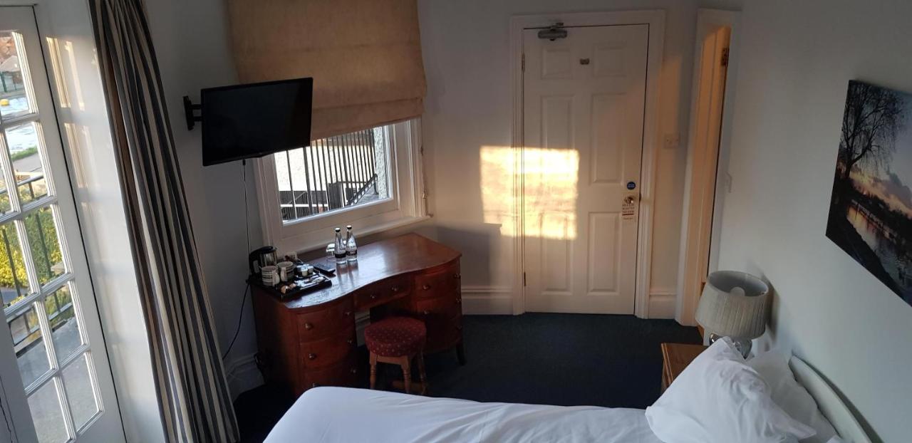 The Weir Hotel photo