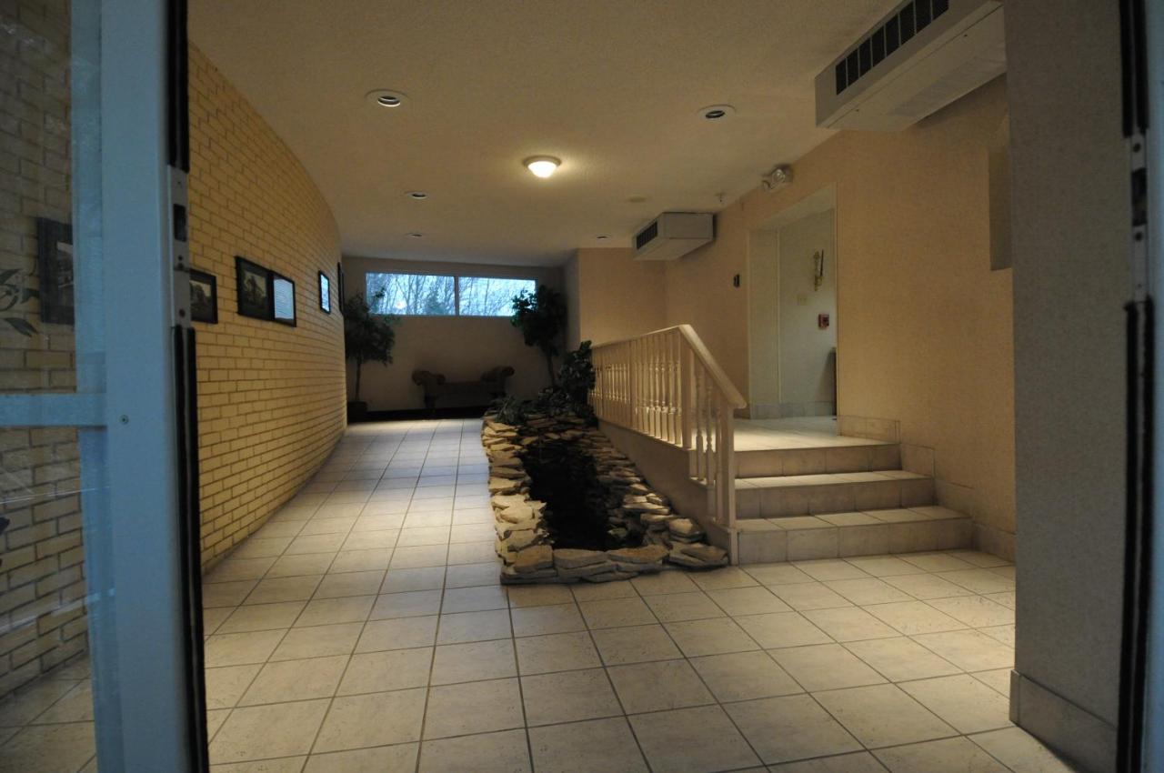 Hillside Inn — photo 14