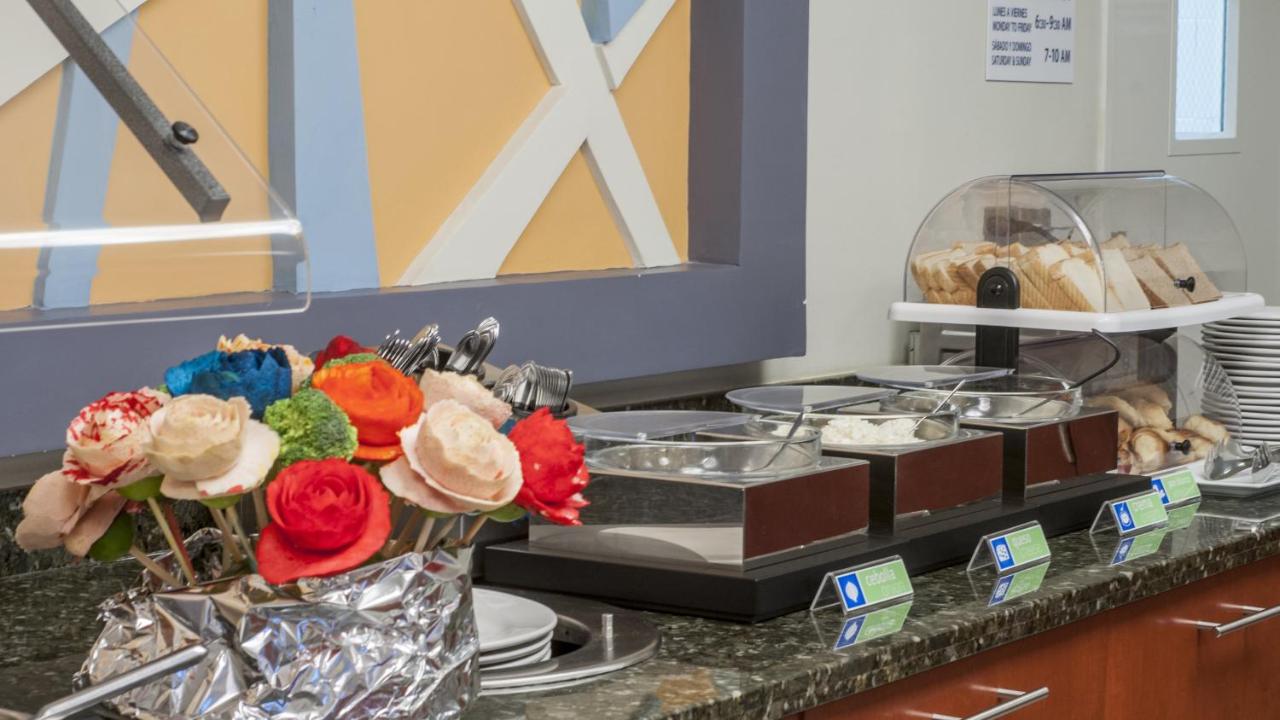 Holiday Inn Express Cabo San Lucas, an IHG Hotel photo
