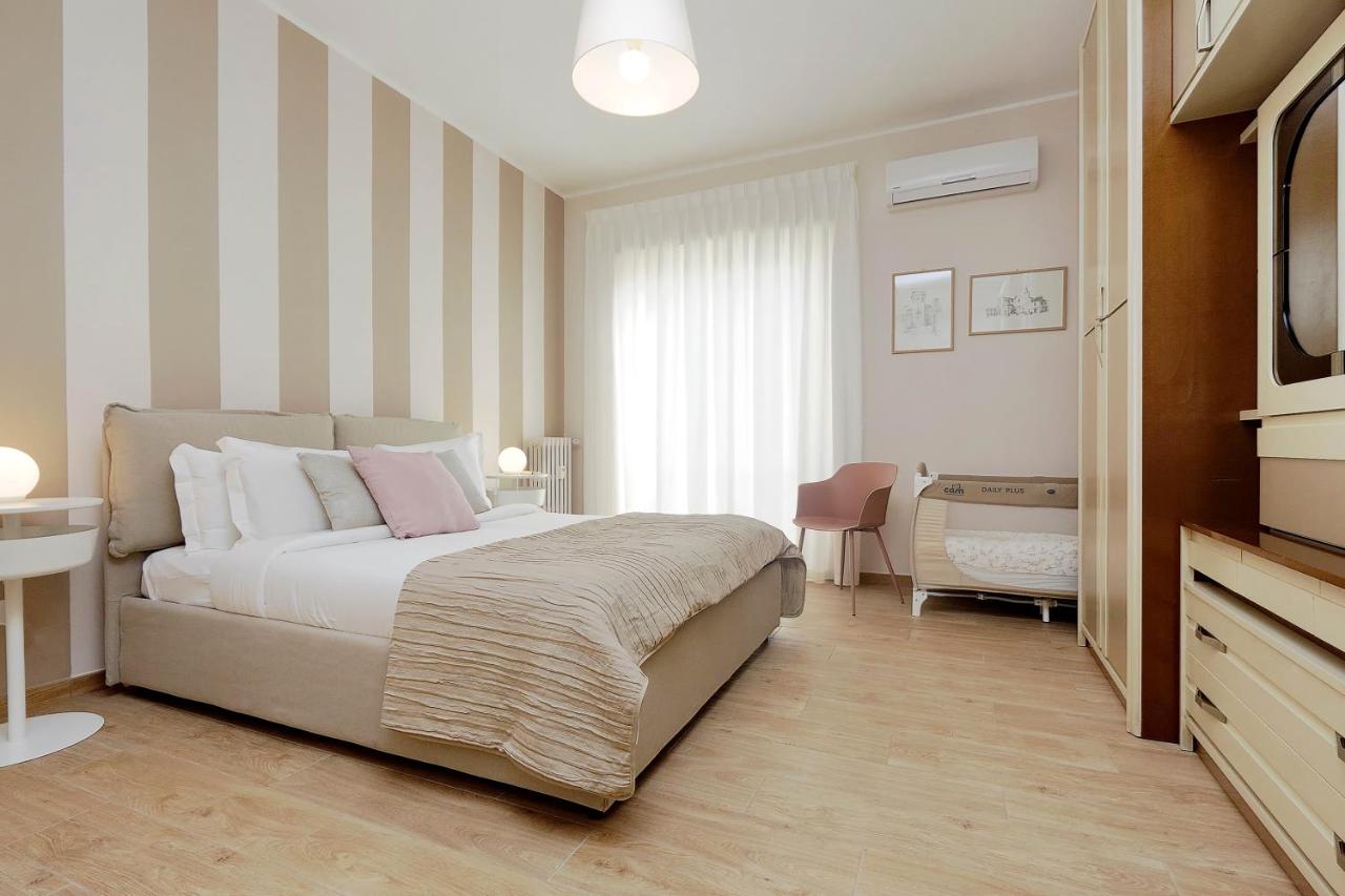 Elegant 3-Bed Apartment 10' Termini Wi-Fi AC