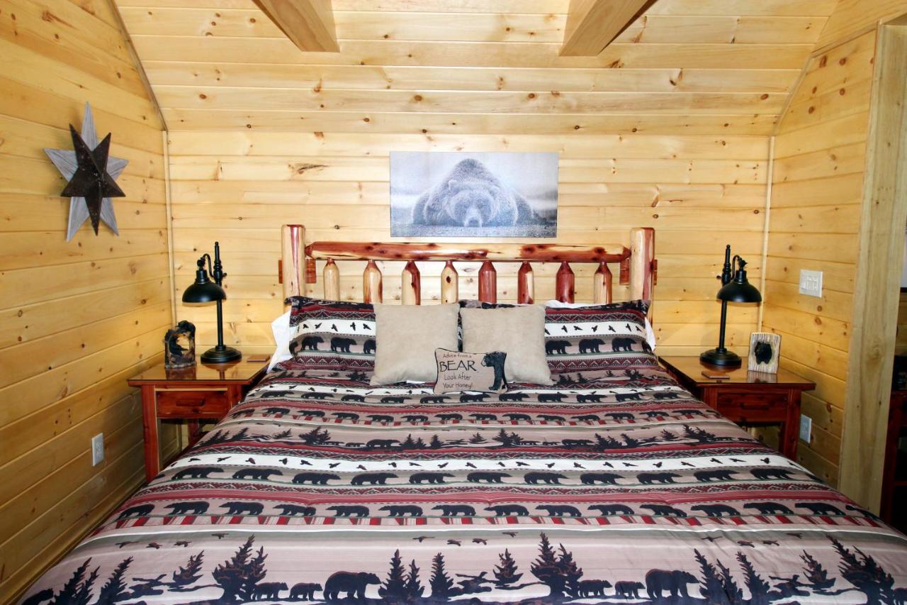 Away For Romance Cabin — photo 2