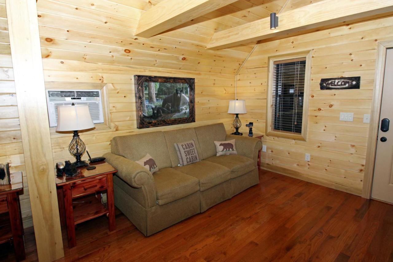 Away For Romance Cabin — photo 5