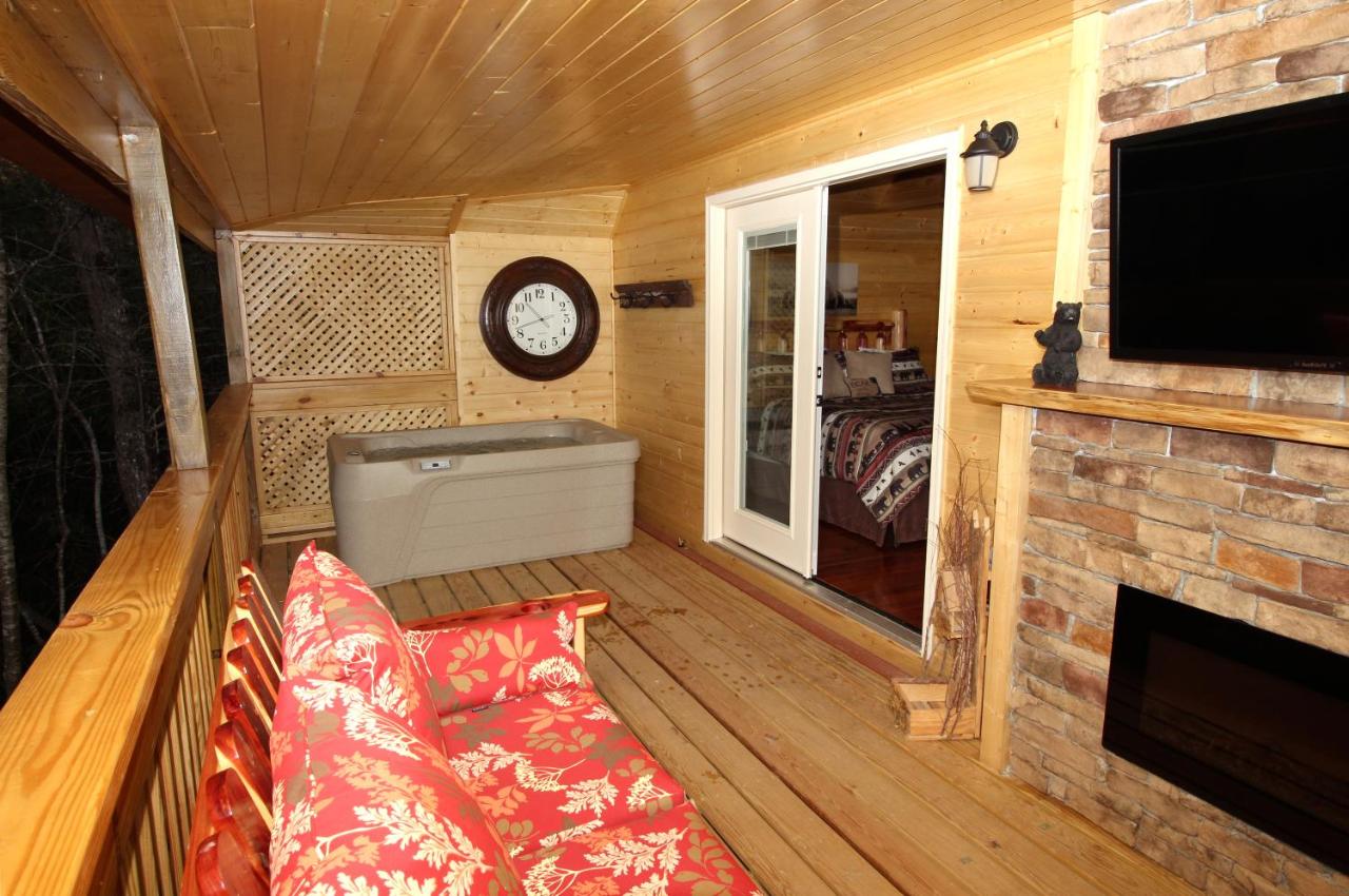 Away For Romance Cabin — photo 21